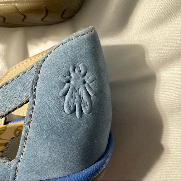 Fly London Wedge Sandals Powder Blue Size 35 (US 4.5-5) - Picture 3 of 9